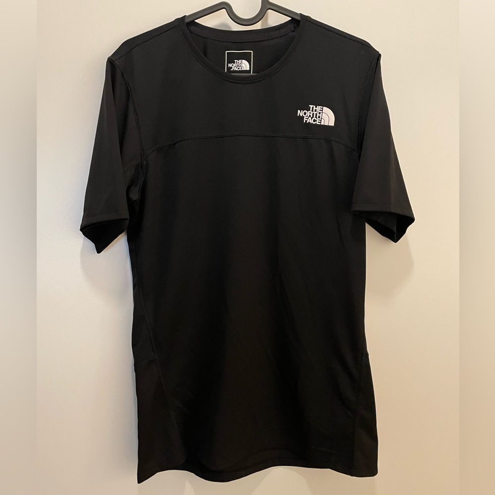 The North Face Men's Size Small Black Short Sleeve Athletic Tee